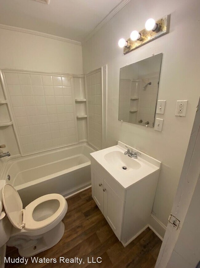 Building Photo - 2 br, 1 bath House - 312 S Canal St