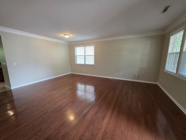 Building Photo - 46 Brookview Dr
