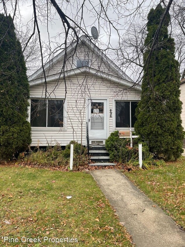 4 br, 1 bath House 896 E. 237th Street House Rental in Euclid, OH