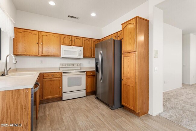 Foto del edificio - 16115 W Acacia Ct