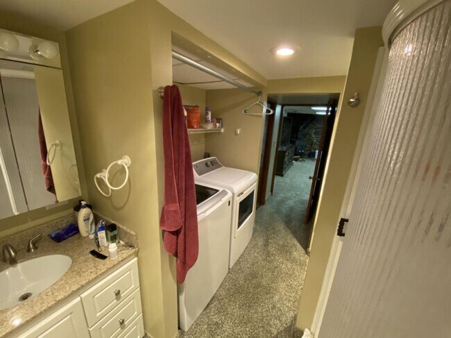 Foto del edificio - 404 26th Ave NE
