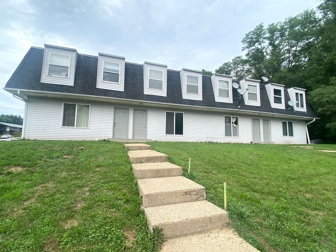 Primary Photo - 2221-2227 StoneyBrook Road
