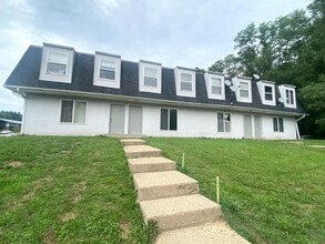 Building Photo - 2221-2227 Stoneybrook Rd