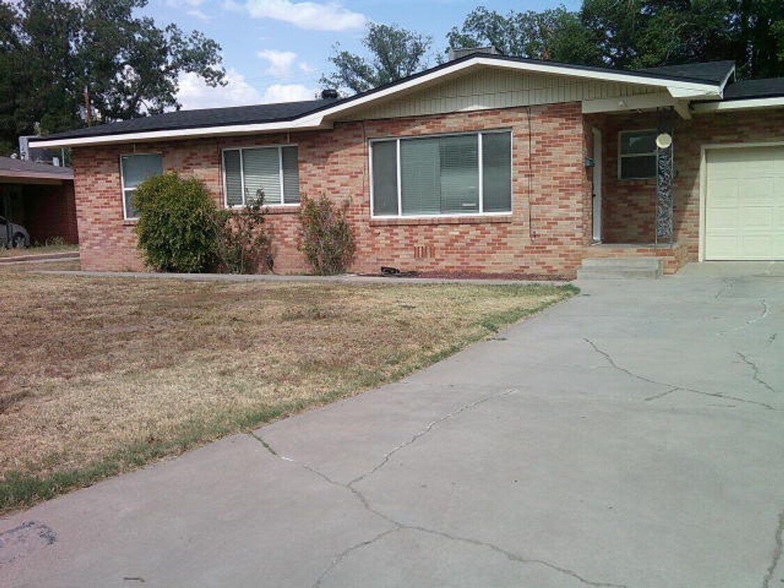Primary Photo - 3 bedroom home