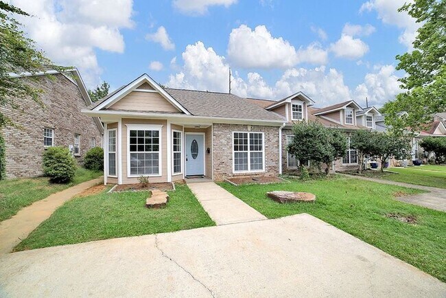 Building Photo - 108 Chase Creek Cir