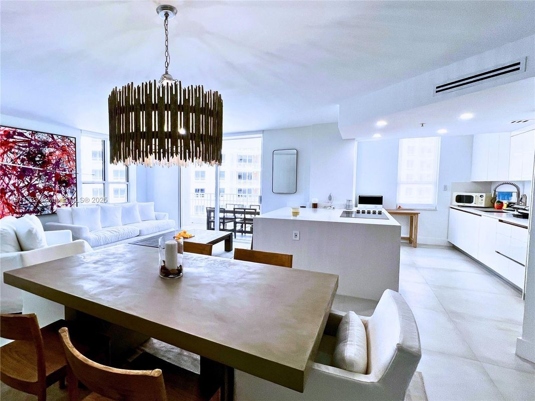 Foto del edificio - 701 Brickell Key Dr