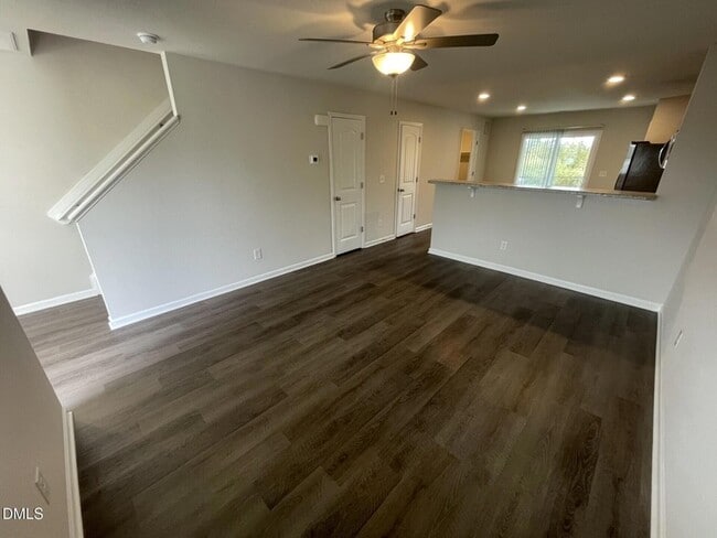 Foto del edificio - 1102 Peony Ln