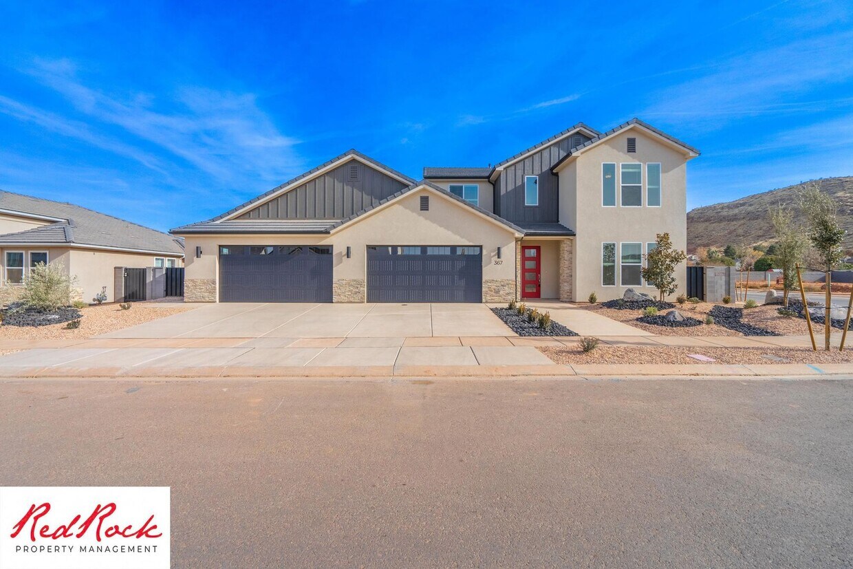 Primary Photo - 7 Bedroom Home with 5 Car Garage