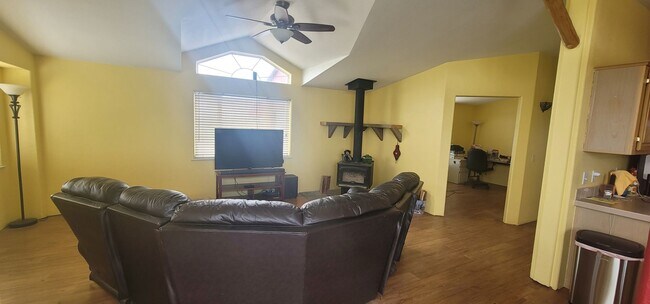 Foto del edificio - Embrace the Country Life! 3BD/2BA -AVAILAB...