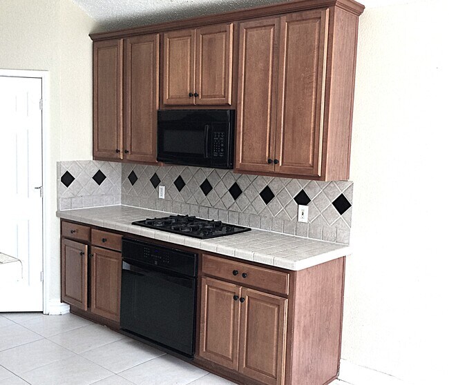Foto del edificio - 6708 Lake Jackson Dr