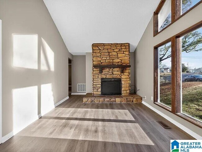 Foto del edificio - 3031 Apple Valley Ln