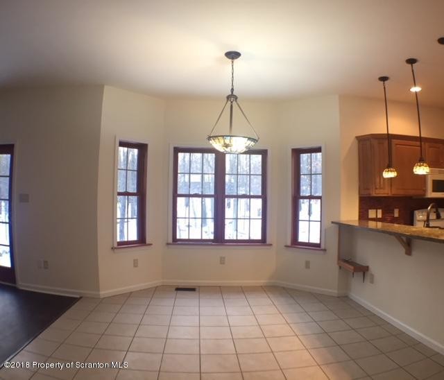 Building Photo - 4 Hemlock Ct