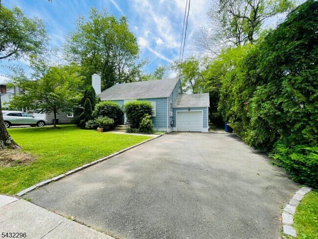 Foto del edificio - 274 Woodland Ave