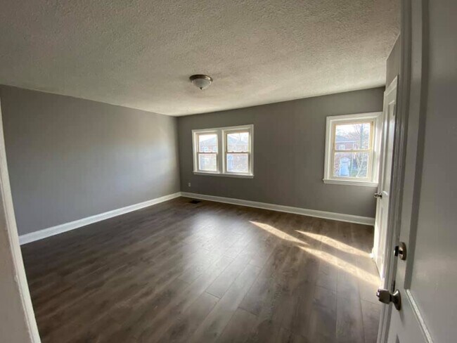 Foto del edificio - 2802 Clearview Ave
