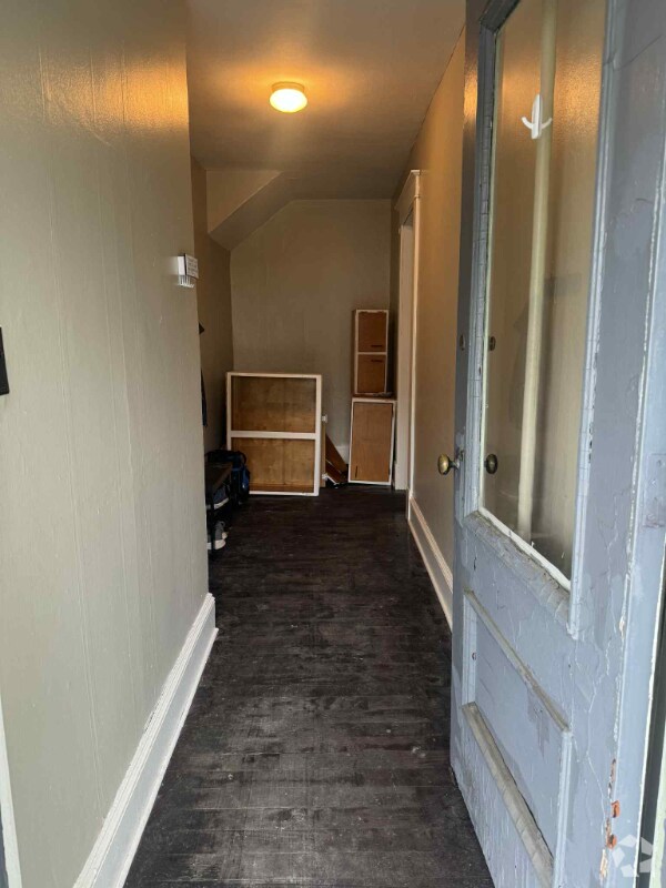 Building Photo - 598 Pawling Ave