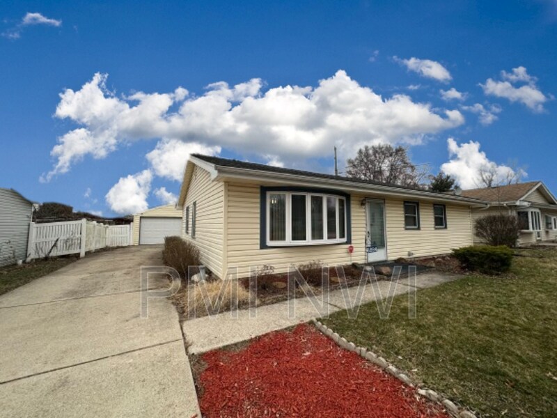 6284 Minnesota St, Hobart, IN 46342 House Rental in Hobart, IN