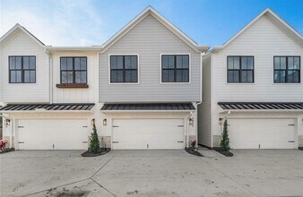 Building Photo - 6404 Highland Pine Ln