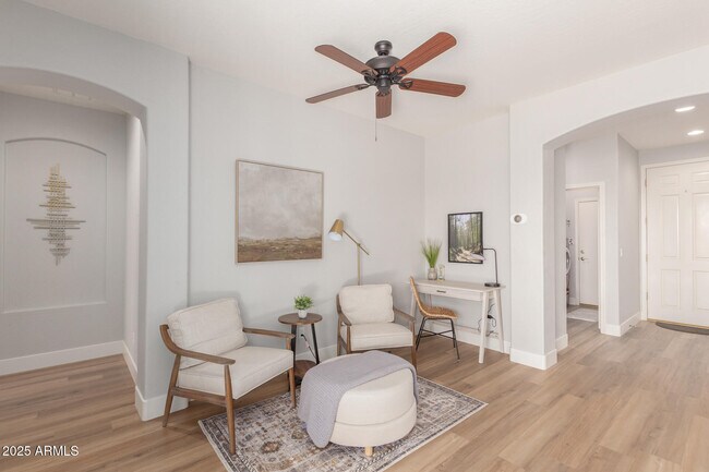 Foto del edificio - 3725 E Meadowview Dr