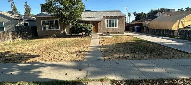 Building Photo - 1325 W Fountain Way