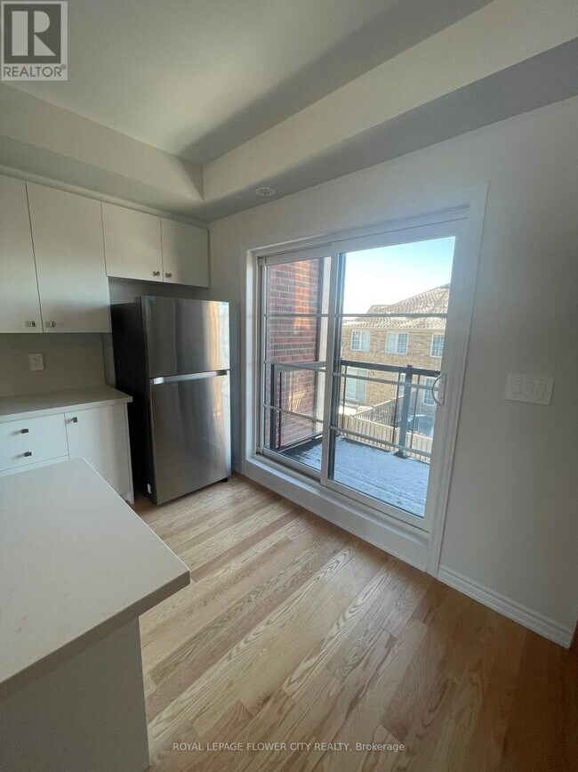 Building Photo - 5993 Saigon St