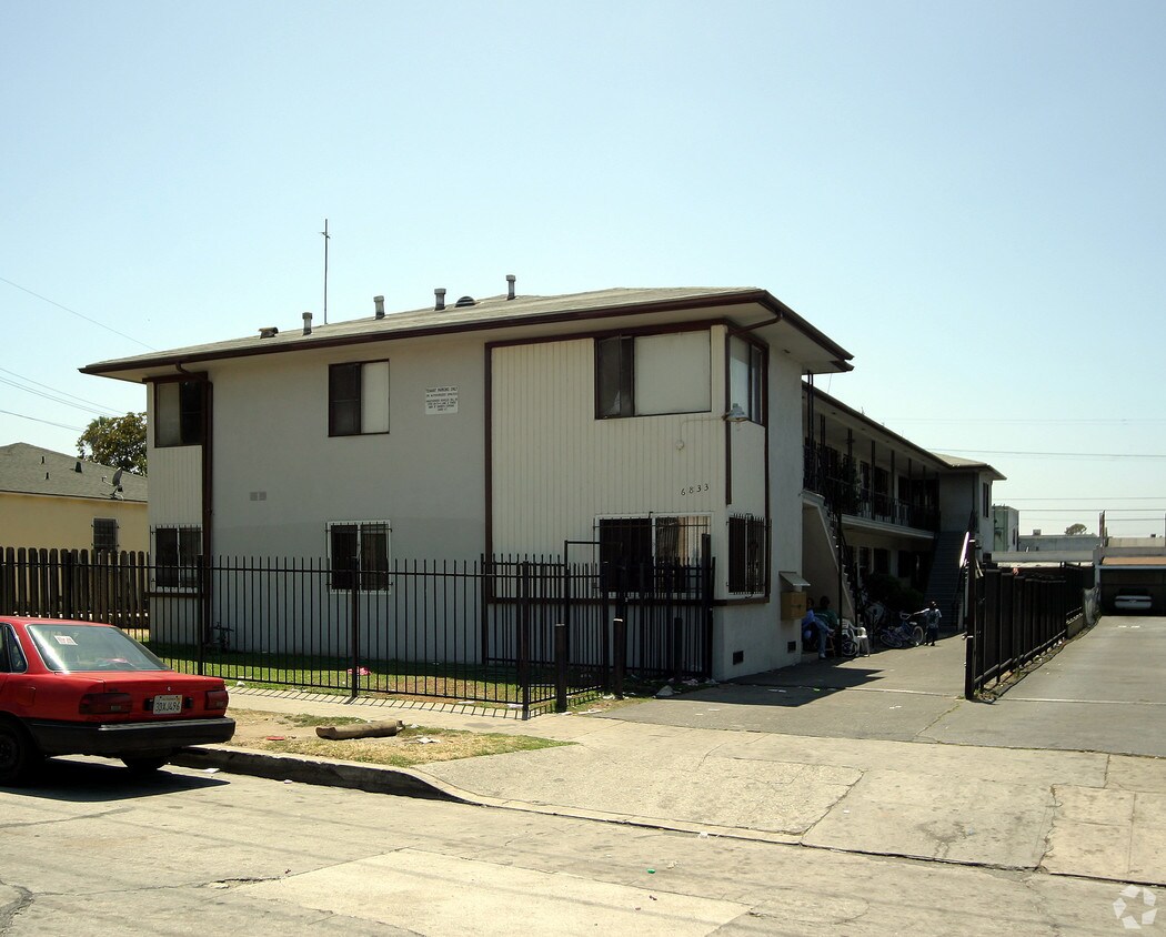 Primary Photo - 6833 11th Ave