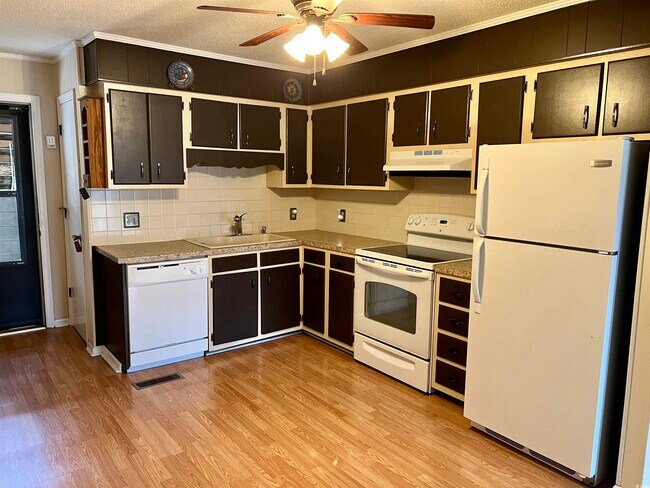 Foto del edificio - 4067 Fairway Dr