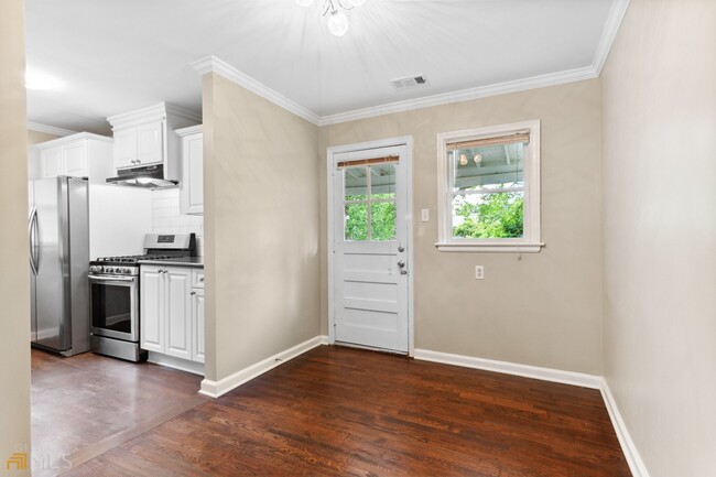 Foto del edificio - 820 Berkeley Ave NW