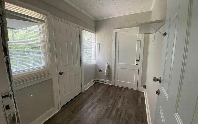 Foto del edificio - 606 N Moore Rd