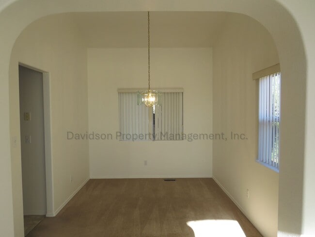 Foto del edificio - Spacious 3-Bedroom House in Pine Creek