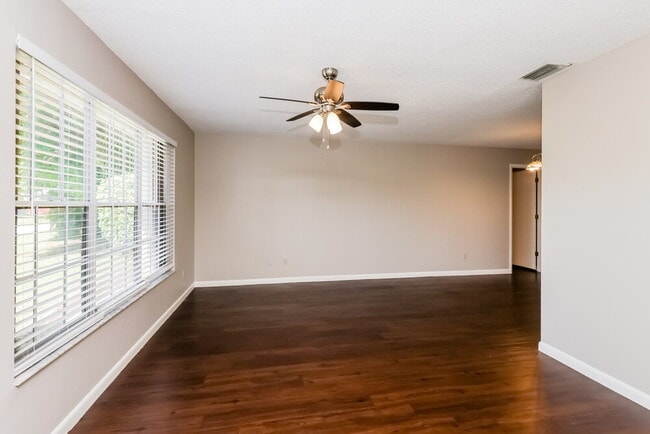 Building Photo - 1413 SE 30th St