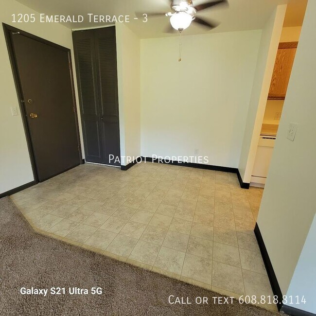Foto del edificio - 1 bedroom/ 1 bath apartment in Sun Prairie...