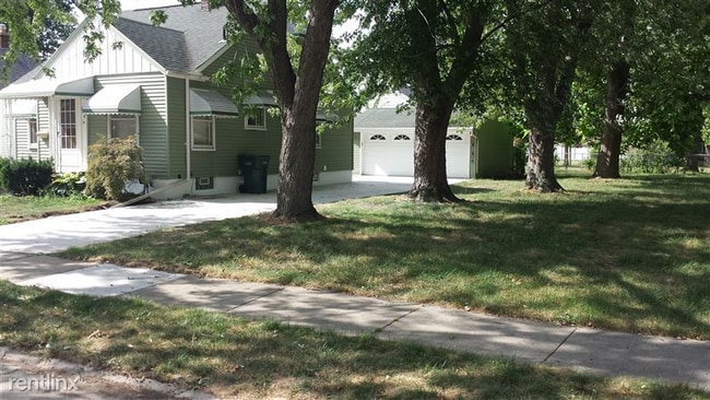 Building Photo - 854 Highland Ave