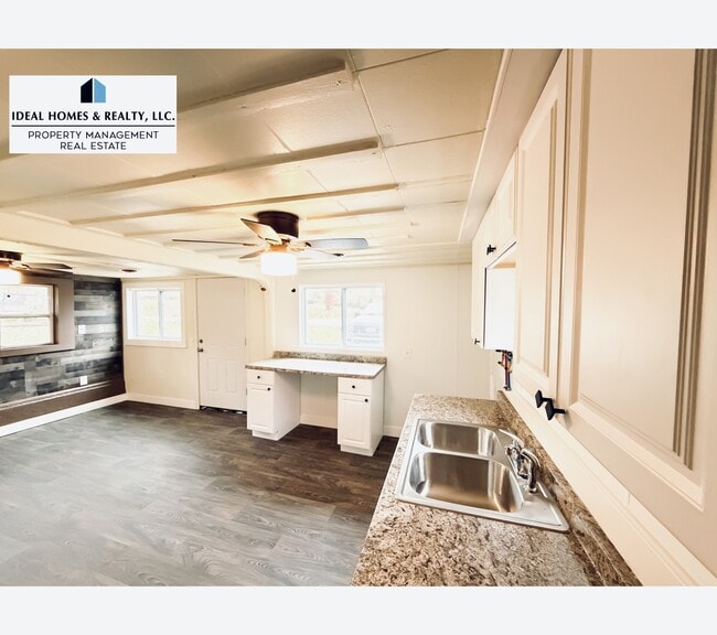 Foto del edificio - 4137 Corbin Dr