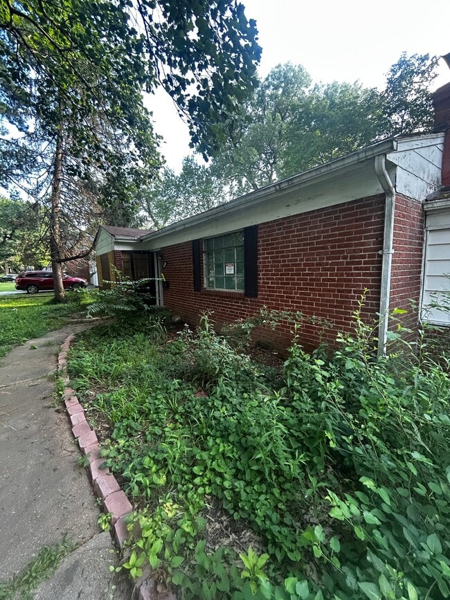 Building Photo - 529 Ford Dr