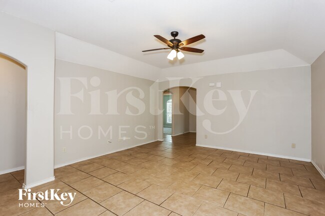 Foto del edificio - 6612 Gillis Johnson St