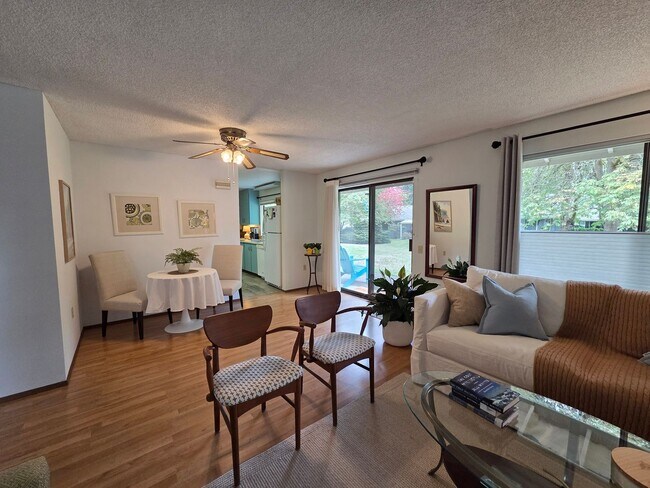 Foto del edificio - 3300 Carpenter Rd SE