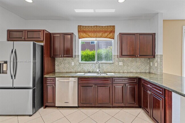 Foto del edificio - 20530 NW 12th Ct