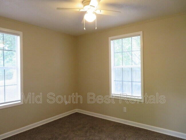 Building Photo - 1322 Russwood Rd