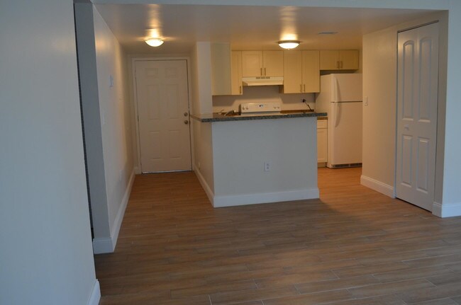 Building Photo - 9780  Nob Hill Court