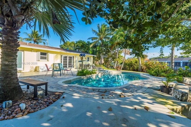 Foto del edificio - 1600 N 28th Ct