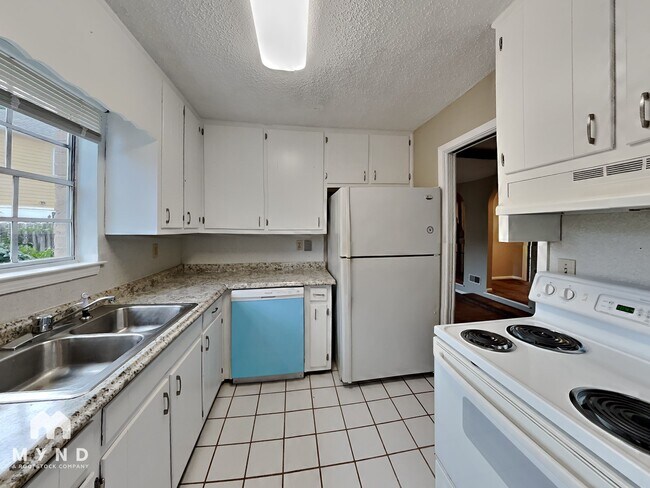 Foto del edificio - 988 Hearthstone Dr