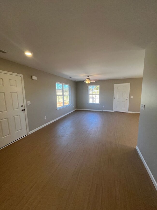 Building Photo - 492 State Rd S-42-2289