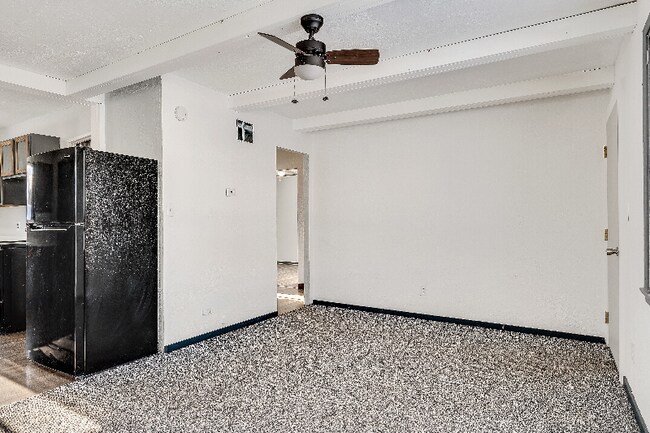 Foto del edificio - 731 E Division St