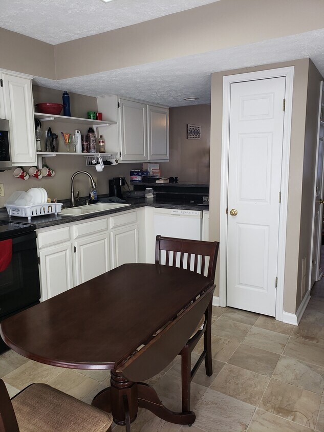 Foto del edificio - 606 E Sherwood Hills Dr