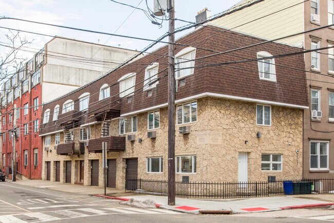 Foto del edificio - 533 Madison St