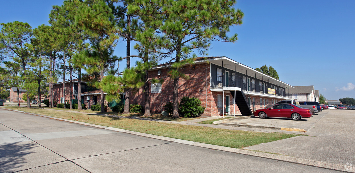 Primary Photo - Tiger Park Apartments