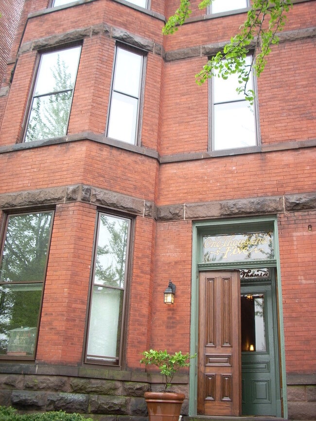 Photo - 1005 W. Franklin Street Apartment