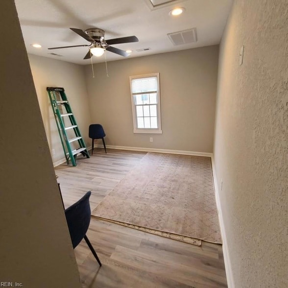 Building Photo - 1517 Summit Ave