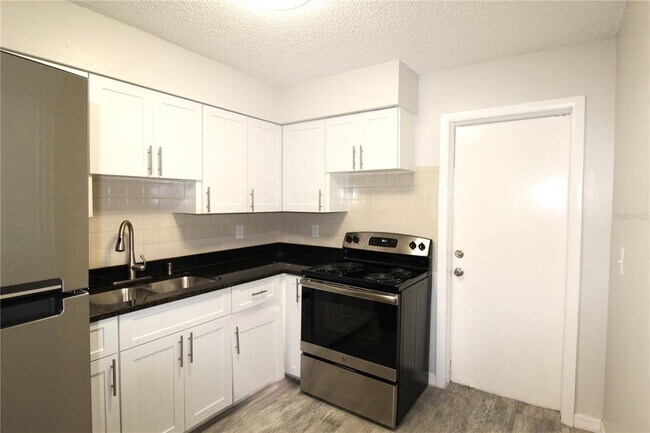 Building Photo - 6339 Gateway Ave