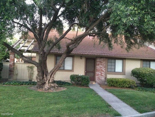 Building Photo - 2 br, 1 bath  - 5449 Colony Green Dr